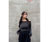 池田メルダ、隠しきれないナイスボディでモノトーンコーデ着こなし！