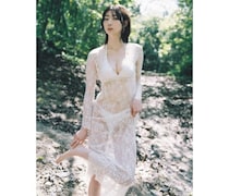 蔦谷里華、身長180cmの圧巻プロポーションを沖縄で披露！初写真集「泥中の華」発売決定