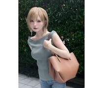 「美し過ぎて、見惚れます」益若つばさ、色白美肌いかしたシンプルコーデにファン絶賛