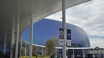 世界的人気を誇るK-POP授賞式「2025 MAMA AWARDS」、香港・Kai Tak Stadium(啓徳スタジアム)周辺の盛り上がりを現地レポート！