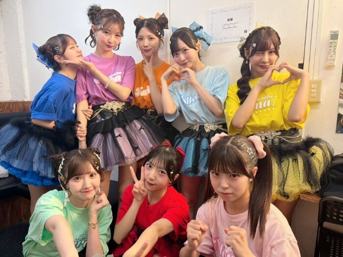 Toi Toi Toi、主催ライブで全21曲をノンストップ披露!YouTube企画では朝倉未来も巻き込みわらしべ長者に挑戦