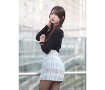 くびれ際立つ！白田あん、ミニ丈スカートで完璧スタイル！「美しい」「可愛い〜」
