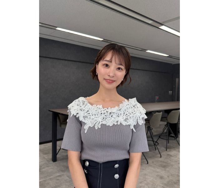 今井春花、清楚カジュアルなツーカラーコーデで爽やかに!「衣装がシックで似合ってます」