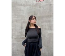 池田メルダ、隠しきれないナイスボディでモノトーンコーデ着こなし！