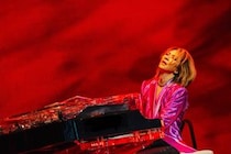 YOSHIKI、ビリー・コーガンと創造性や反骨精神を語る！LA公演にはKORNジョナサン・デイヴィス出演