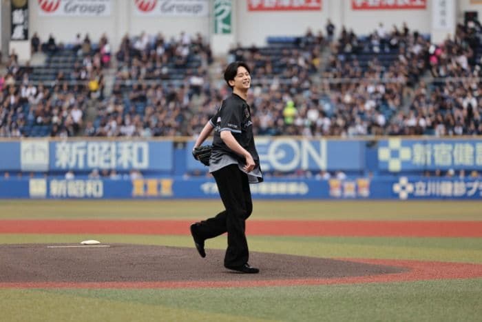 ONE N’ ONLY・沢村玲がセレモニアルピッチ!「ライブより緊張しました(笑)」