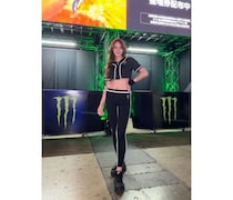 水神きき、スポーティ×ヘルシーなパンツスタイルで長脚強調！