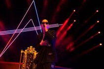 EXILE AKIRA、初のソロツアーが大阪で開幕！中務裕太、陣ら豪華ゲストも登場