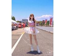 広瀬 晏夕、超ガーリーなミニ丈フリルコスチュームにファン悶絶
