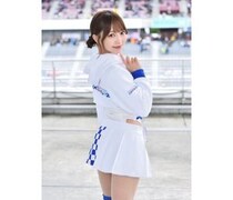 城戸ひなの、圧巻のスタイルで着こなすスポーティなコス姿にファン絶賛「脚長〜い！！」