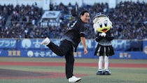 ピエール瀧、ZOZOマリンスタジアムでファーストピッチに登場！「本当に嬉しい限りでした」