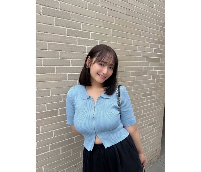 池田メルダ「チラッと見えるお腹可愛い」肌見せコーデ!