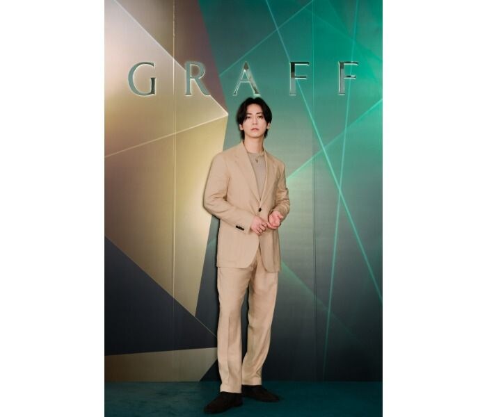 亀梨和也、グラフの新作ジュエリーを重ね付け!ダイヤモンド輝く華やかな装い