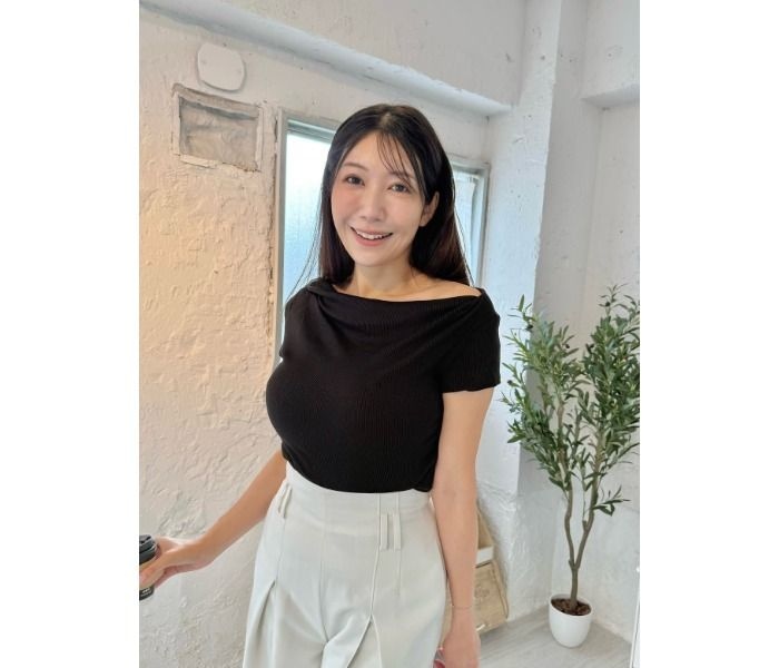 穂川果音、上品なモノトーンコーデにファン釘付け