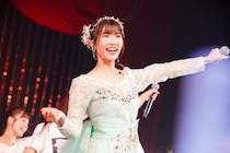 NMB48安部若菜、25歳の誕生日に卒業コンサート開催！淡いグリーンのドレス姿で8年半の活動に感謝