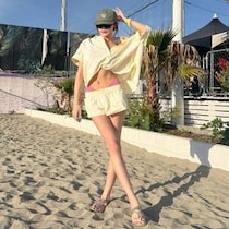 「ヒール靴履かなくても足長くて綺麗」王林、圧巻の美脚がスラリ！夏色コーデで美肌全開