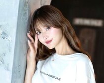 佐々木美乃里、腹筋パッキリ！見事なスタイルに釘付け