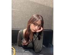 池田メルダ、ロングスリーブトップスをシックに着こなし！ファン悶絶