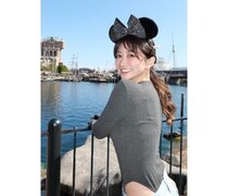 星玲奈、アバンギャルドな腰チラ見せファッション投稿！