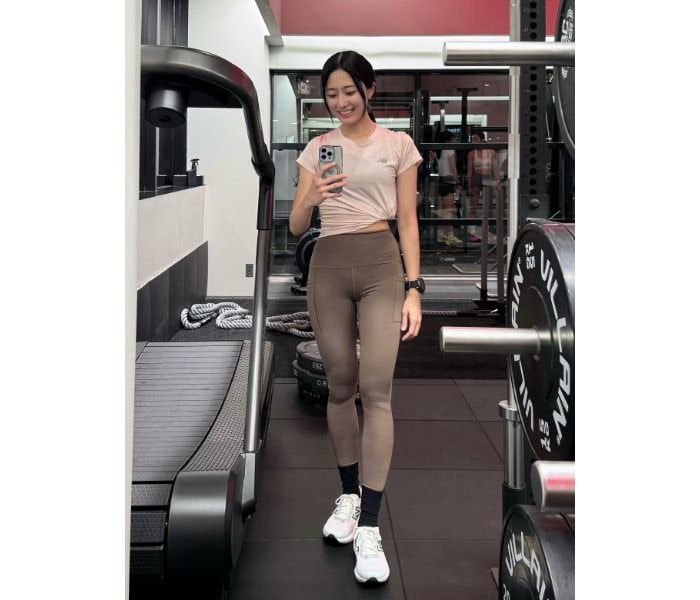島袋明希子、鍛え上げられた美ボディをウェア姿で披露