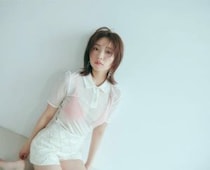 「美しすぎて、、、」大原優乃、透け感ファッションでファン悩殺