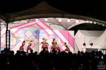 【写真特集】AKB48、赤×黒のチェック柄フリル衣装で登場！圧巻のパフォーマンスでTIFを盛り上げる！！＜TOKYO IDOL FESTIVAL 2026＞