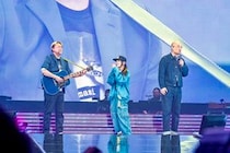 浜崎あゆみ、4月8日のデビュー28周年当日のライヴを皮切りに、周年monthがスタート。JAPAN TOUR全公演日程も発表！！