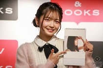 元AKB48 Team8・福留光帆、初カレンダーは毒島誠選手へ？ 添い寝風セクシーショット含む自身初カレンダー発売！
