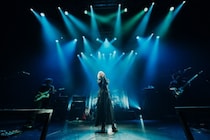 ReoNa、マレーシア公演で最新曲「Amore」を海外初披露！現地ファンの大歓声に包まれる