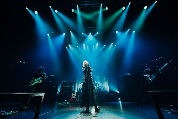 ReoNa、マレーシア公演で最新曲「Amore」を海外初披露！現地ファンの大歓声に包まれる