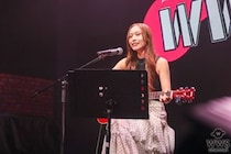 【ライブレポート】川越紗彩、AKB48の名曲を弾き語りで魅せたやさしい歌声＜WWS FESTIVAL vol.2＞