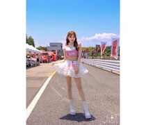 広瀬 晏夕、超ガーリーなミニ丈フリルコスチュームにファン悶絶