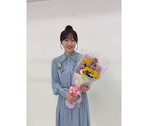 本田望結、お団子ヘアが超キュート！清楚なワンピで丸顔の可愛さ発信中