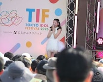 【写真特集】櫻井優衣、純白のフェザーミニドレスで登場！圧巻のパフォーマンスでTIFを盛り上げる！！＜TOKYO IDOL FESTIVAL 2026＞