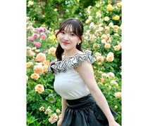 上智大学・中嶋未来、バラ園で微笑む女神ショット投稿