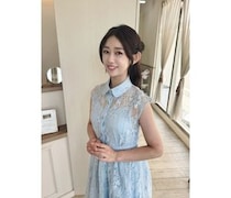 堀江聖夏、襟元の透け感と繊細な柄を引き立てた上品なフェミニンワンピ姿で魅了！
