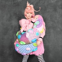 きゃりーぱみゅぱみゅ、横浜スタジアムで自身初のセレモニアルピッチ！試合後にはライブも実施