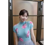 「衣装エグい」「イイ女」「スタイル良すぎる、、、」元日向坂46・富田鈴花、ファン釘付けのフェミニンコーデを公開