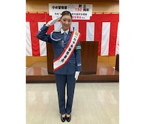 宮本茉由、制服に「強さを感じます」警視庁中央警察署の⼀⽇警察署⻑
