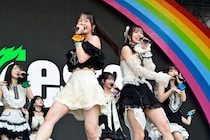 【ライブレポート】Juice=Juice、「盛れ！ミ・アモーレ」の熱狂でRAINBOW STAGEを完全掌握＜LuckyFes’26＞