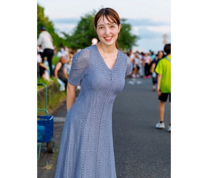 「ぶち可愛い」佐々木沙羅、夏らしいレースワンピースでキュートなショット！
