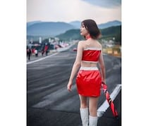 あらた唯、色白美肌スレンダーボディが輝く！美しすぎる後ろ姿にドキッ