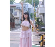 韓国グラドル・ピョ・ウンジの大人びた表情にドキッ！「最も美しい女の子」「この上なく美しい」フリルが映えるガーリーコーデを披露