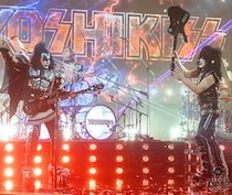 YOSHIKI×KISS、紅白を国際的にしたド迫力のパフォーマンスが米・グラミー賞オフィシャルサイトで紹介！