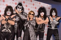 X JAPAN YOSHIKI、KISSと共演でNHK紅白に出場決定！メンバーのHIDEヘ向けて「彼らの分も生きていかなくちゃいけない」と覚悟 ＜第70回NHK紅白歌合戦＞