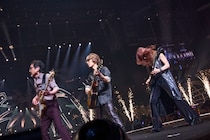 THE ALFEE デビュー52周年の夏！記念すべき40回目となる夏のイベントをKアリーナ横浜で開催。通算コンサート本数3023本、バンドにおけるライブ本数の記録を更新！