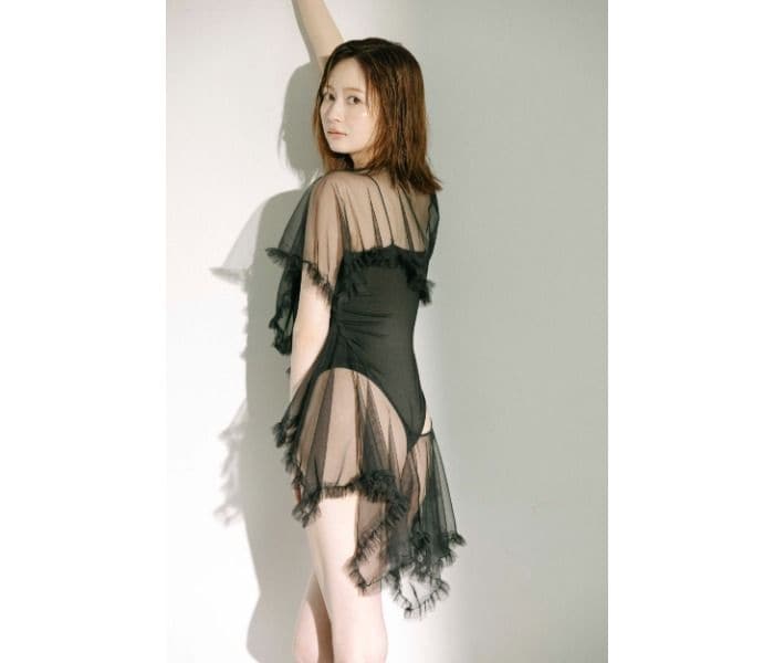 江籠裕奈、初の撮り下ろしカレンダー発売決定!水着姿や大人っぽい表情も披露