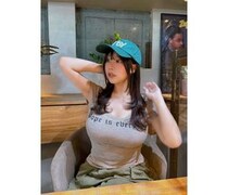桃木兎羽、カジュアルコーデで魅せる美貌に釘付け！