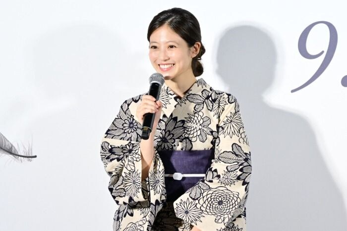 松村北斗&今田美桜、涼やかな浴衣姿で映画「白鳥とコウモリ」大ヒット祈願!隅田川で夏の思い出語る