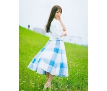 城戸ひなの、清楚なチェックスカートでファン魅了！！「夏コーデ似合ってます」「おはようございます！爽やかな感じが素敵ですね！」
